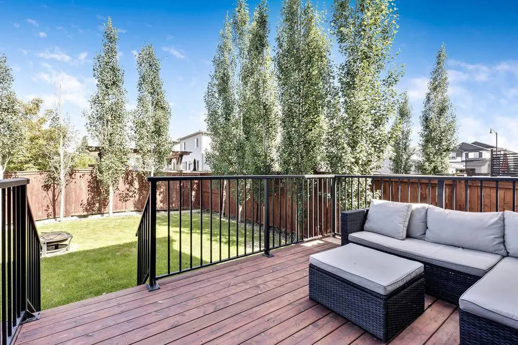1714 Montgomery Gate SE High River AB T1V0H6