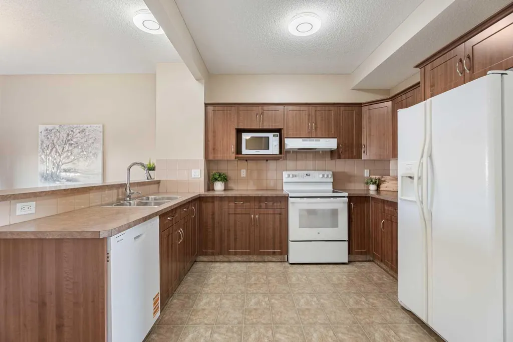 40 Cimarron Grove Drive Okotoks AB T1S 2H1