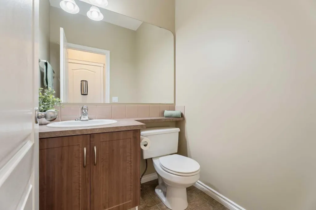 40 Cimarron Grove Drive Okotoks AB T1S 2H1