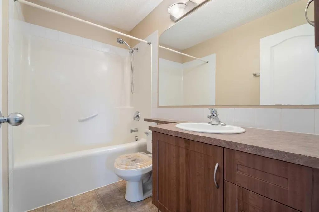 40 Cimarron Grove Drive Okotoks AB T1S 2H1
