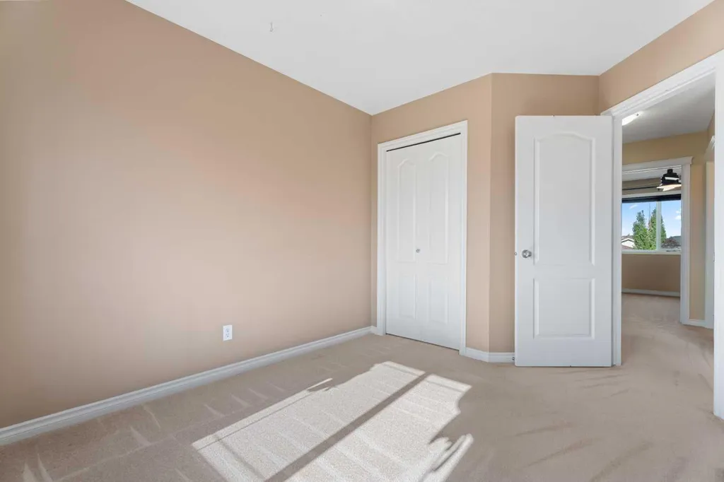 40 Cimarron Grove Drive Okotoks AB T1S 2H1