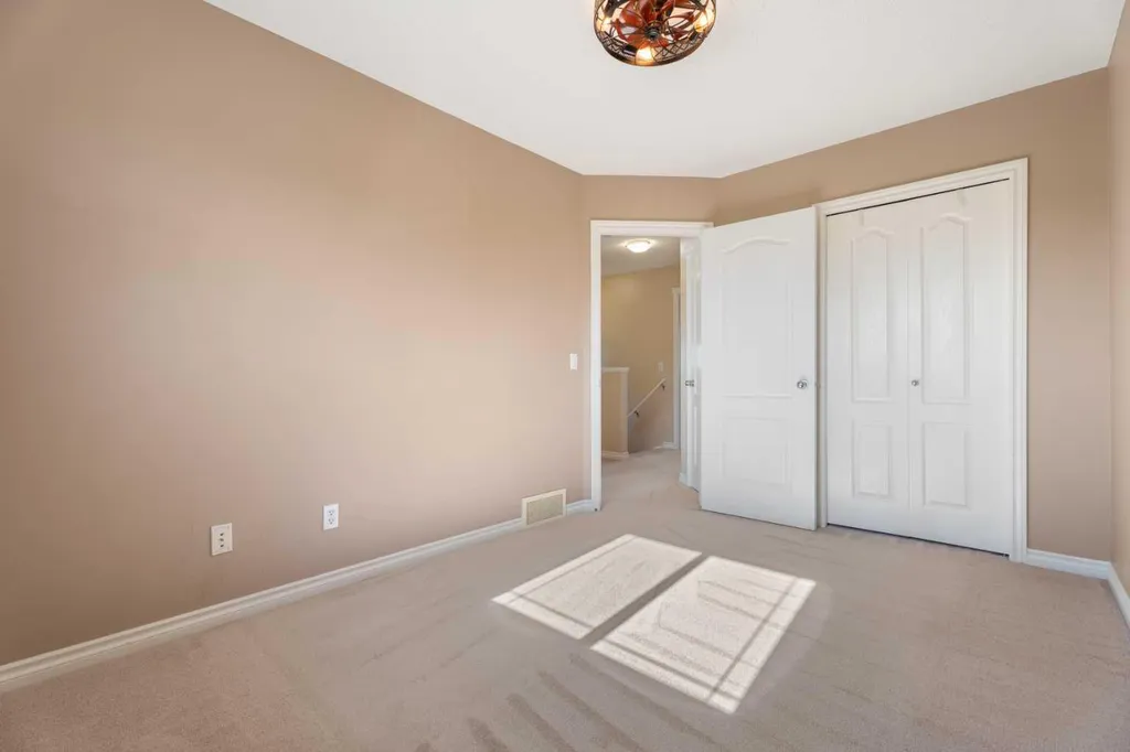 40 Cimarron Grove Drive Okotoks AB T1S 2H1