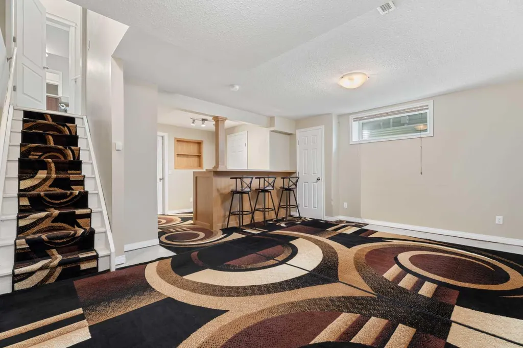 40 Cimarron Grove Drive Okotoks AB T1S 2H1