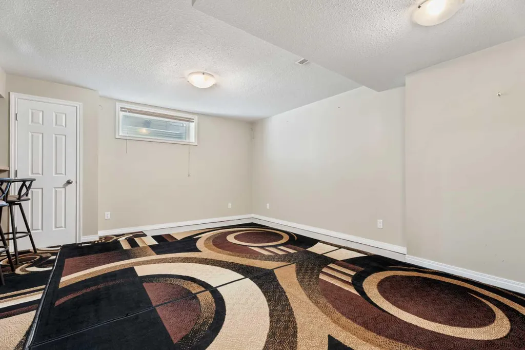 40 Cimarron Grove Drive Okotoks AB T1S 2H1