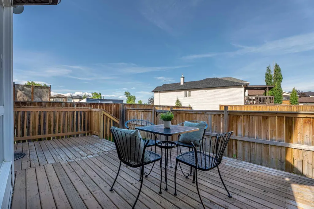 40 Cimarron Grove Drive Okotoks AB T1S 2H1
