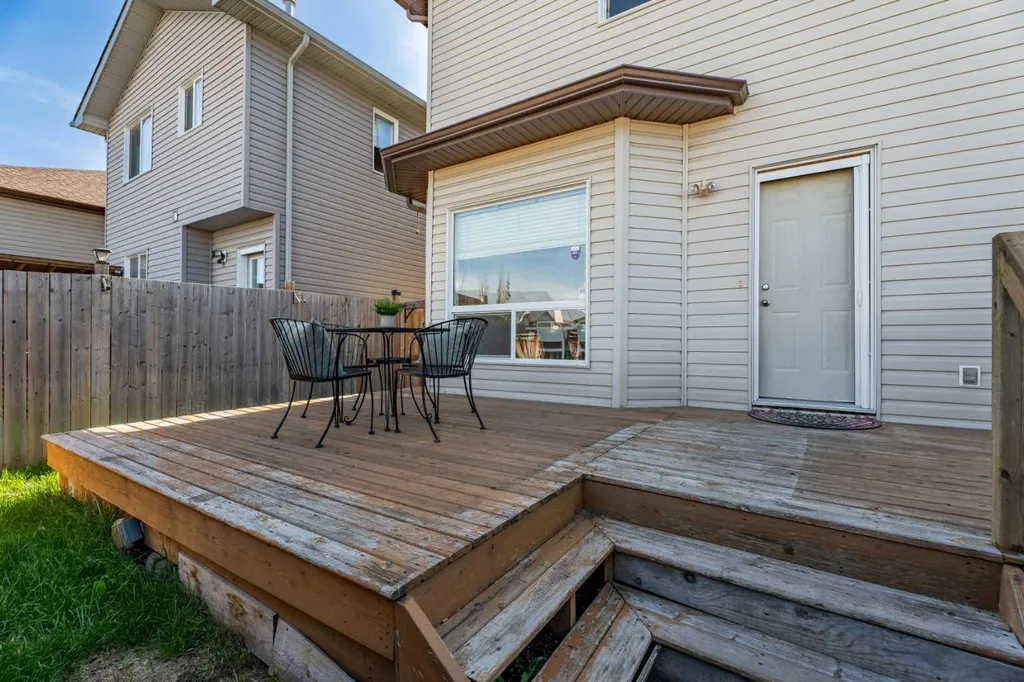 40 Cimarron Grove Drive Okotoks AB T1S 2H1