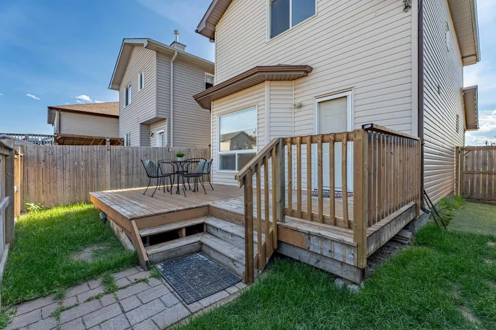 40 Cimarron Grove Drive Okotoks AB T1S 2H1