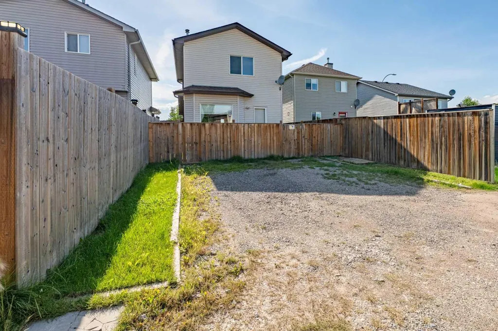 40 Cimarron Grove Drive Okotoks AB T1S 2H1
