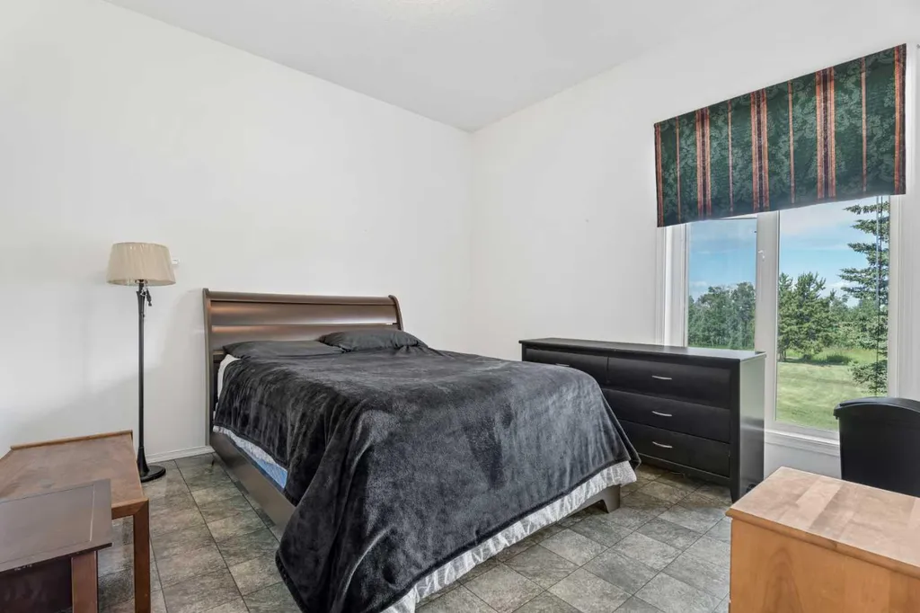 16006 274 Avenue E Rural Foothills County AB T1S 4M9