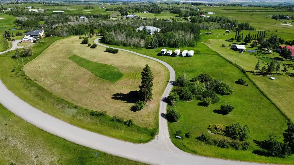 16006 274 Avenue E Rural Foothills County AB T1S 4M9