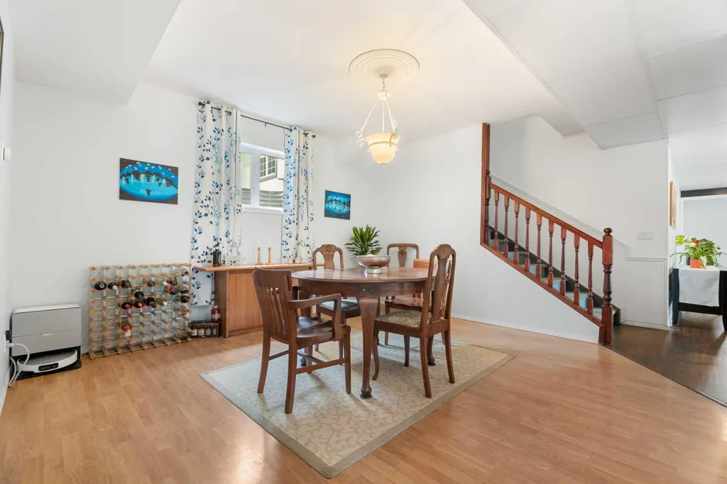 16006 274 Avenue E Rural Foothills County AB T1S 4M9