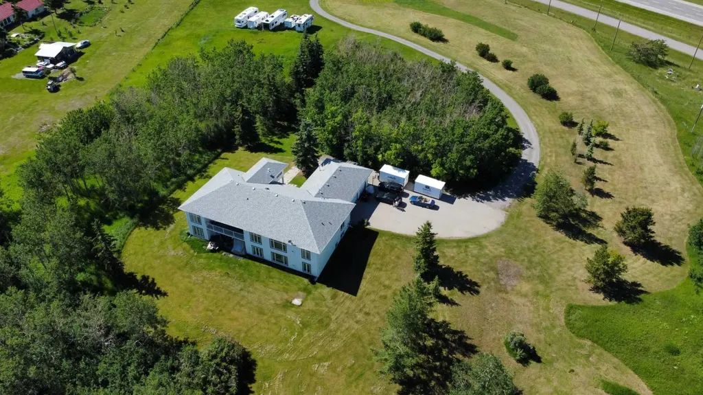 16006 274 Avenue E Rural Foothills County AB T1S 4M9