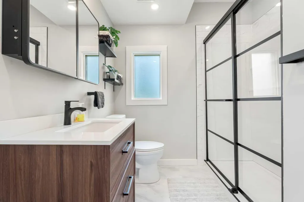 16006 274 Avenue E Rural Foothills County AB T1S 4M9
