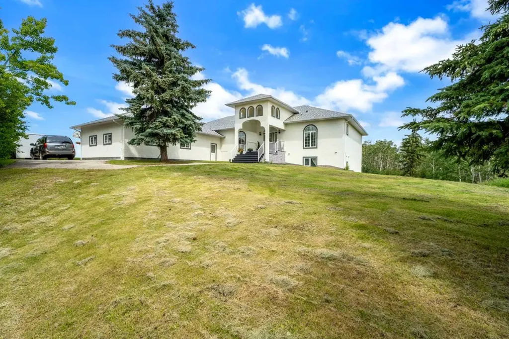 16006 274 Avenue E Rural Foothills County AB T1S 4M9