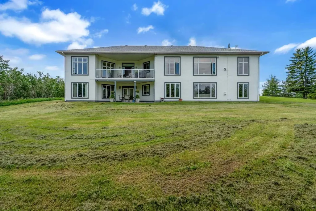 16006 274 Avenue E Rural Foothills County AB T1S 4M9