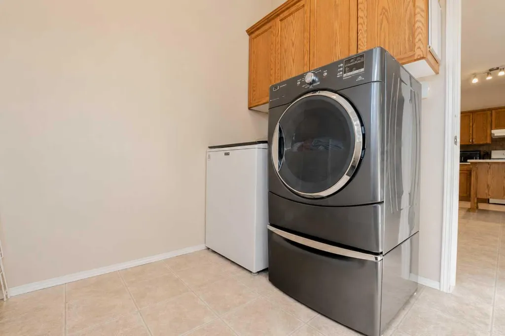 8902 60a Avenue Grande Prairie AB T8W 2P3