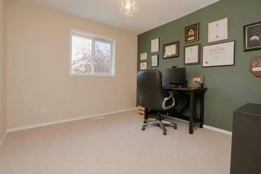 8902 60a Avenue Grande Prairie AB T8W 2P3
