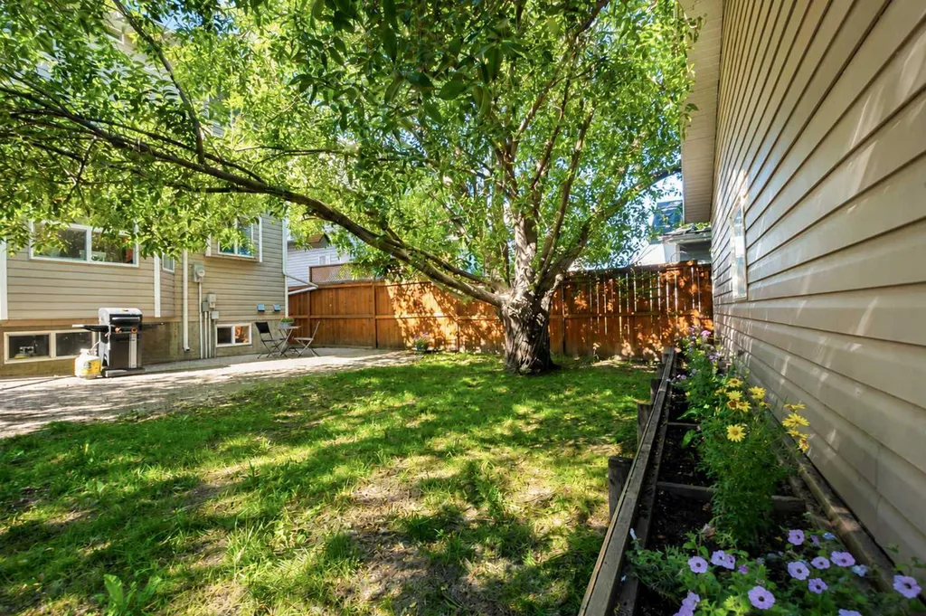 8902 60a Avenue Grande Prairie AB T8W 2P3