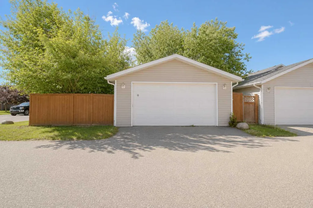 8902 60a Avenue Grande Prairie AB T8W 2P3