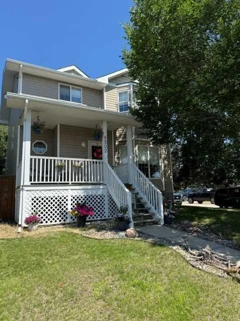 8902 60a Avenue Grande Prairie AB T8W 2P3