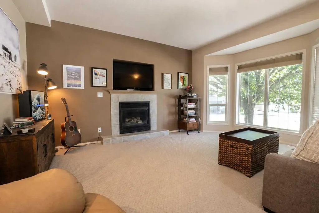 8902 60a Avenue Grande Prairie AB T8W 2P3
