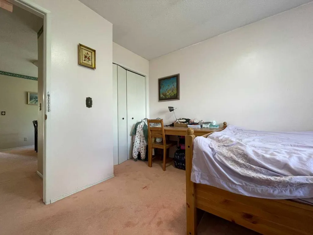 153 Bergen Crescent NW Calgary AB T3K 1J2
