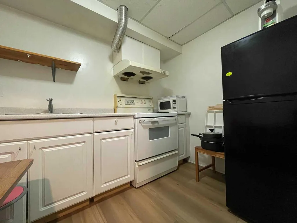 153 Bergen Crescent NW Calgary AB T3K 1J2