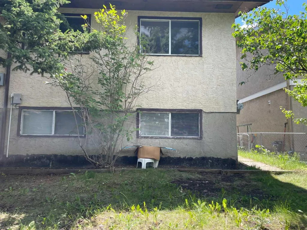 153 Bergen Crescent NW Calgary AB T3K 1J2