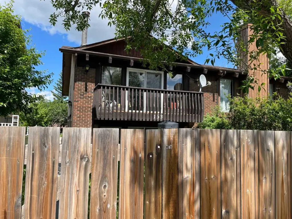 153 Bergen Crescent NW Calgary AB T3K 1J2