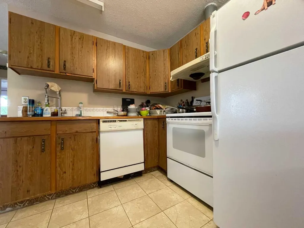 153 Bergen Crescent NW Calgary AB T3K 1J2