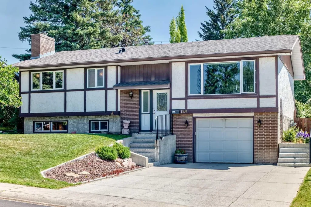 7108 Silverview Road NW Calgary AB T3B 3M1