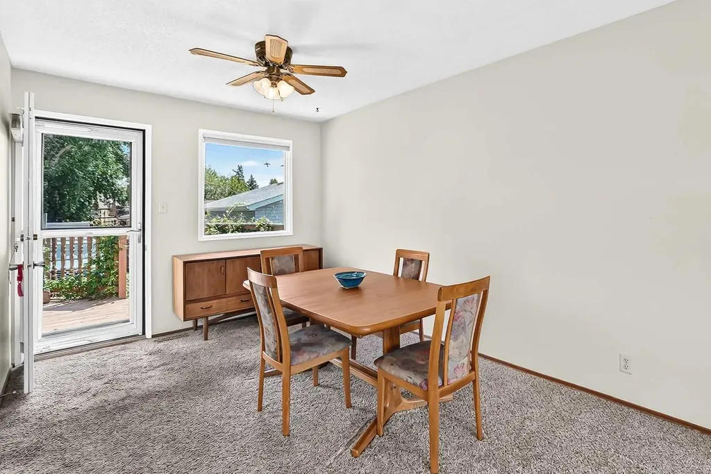 7108 Silverview Road NW Calgary AB T3B 3M1
