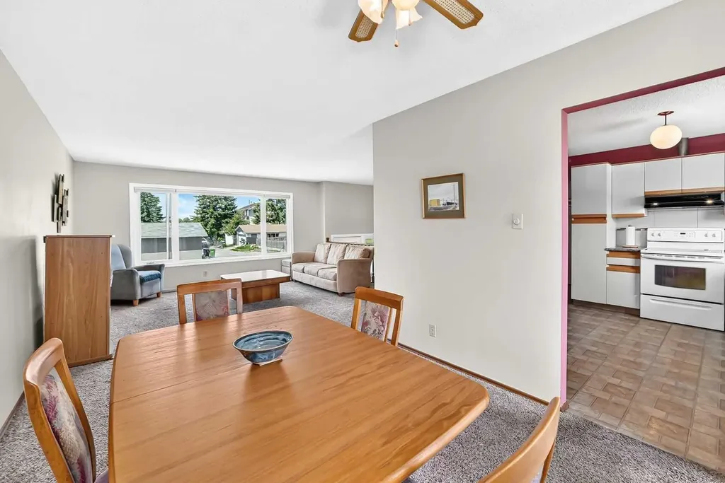 7108 Silverview Road NW Calgary AB T3B 3M1