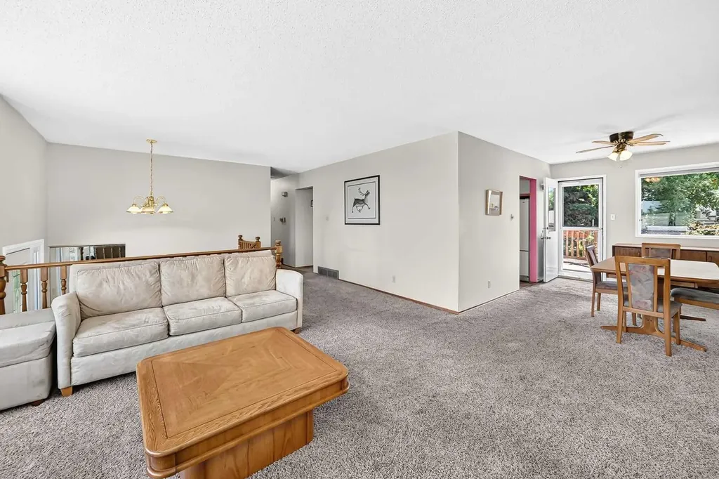 7108 Silverview Road NW Calgary AB T3B 3M1