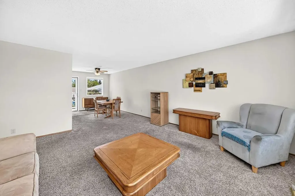 7108 Silverview Road NW Calgary AB T3B 3M1