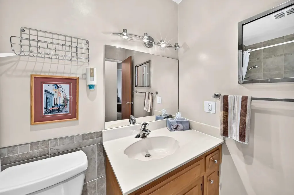 7108 Silverview Road NW Calgary AB T3B 3M1