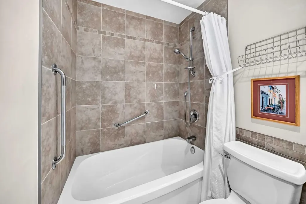 7108 Silverview Road NW Calgary AB T3B 3M1