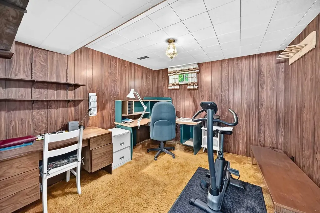 7108 Silverview Road NW Calgary AB T3B 3M1