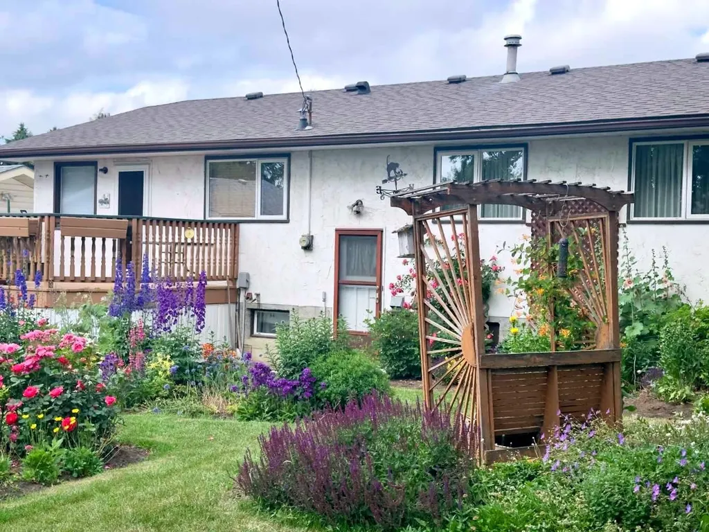 7108 Silverview Road NW Calgary AB T3B 3M1