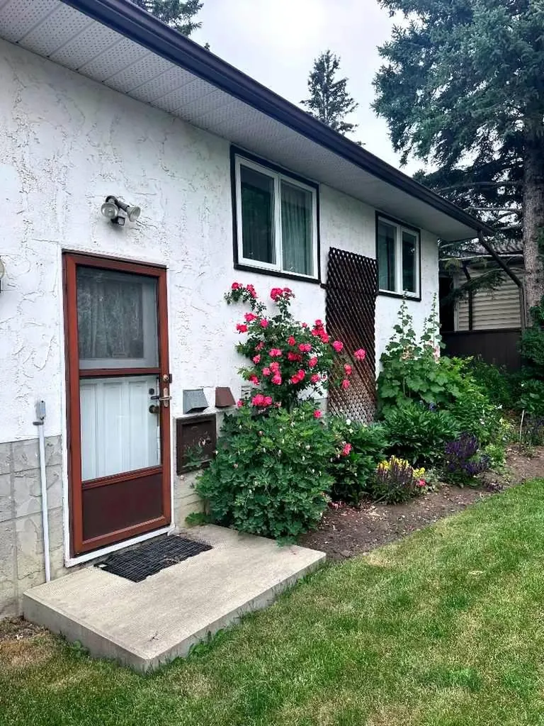 7108 Silverview Road NW Calgary AB T3B 3M1