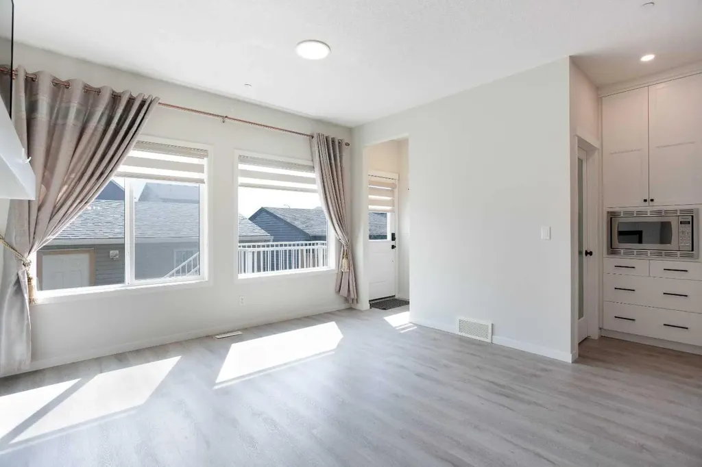 112 Lucas Street NW Calgary AB T3P 1R6
