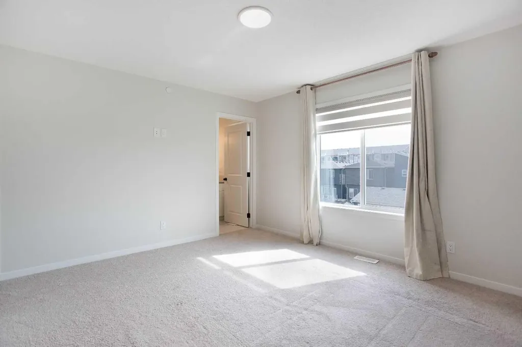 112 Lucas Street NW Calgary AB T3P 1R6