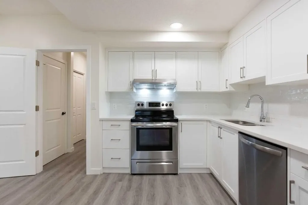 112 Lucas Street NW Calgary AB T3P 1R6