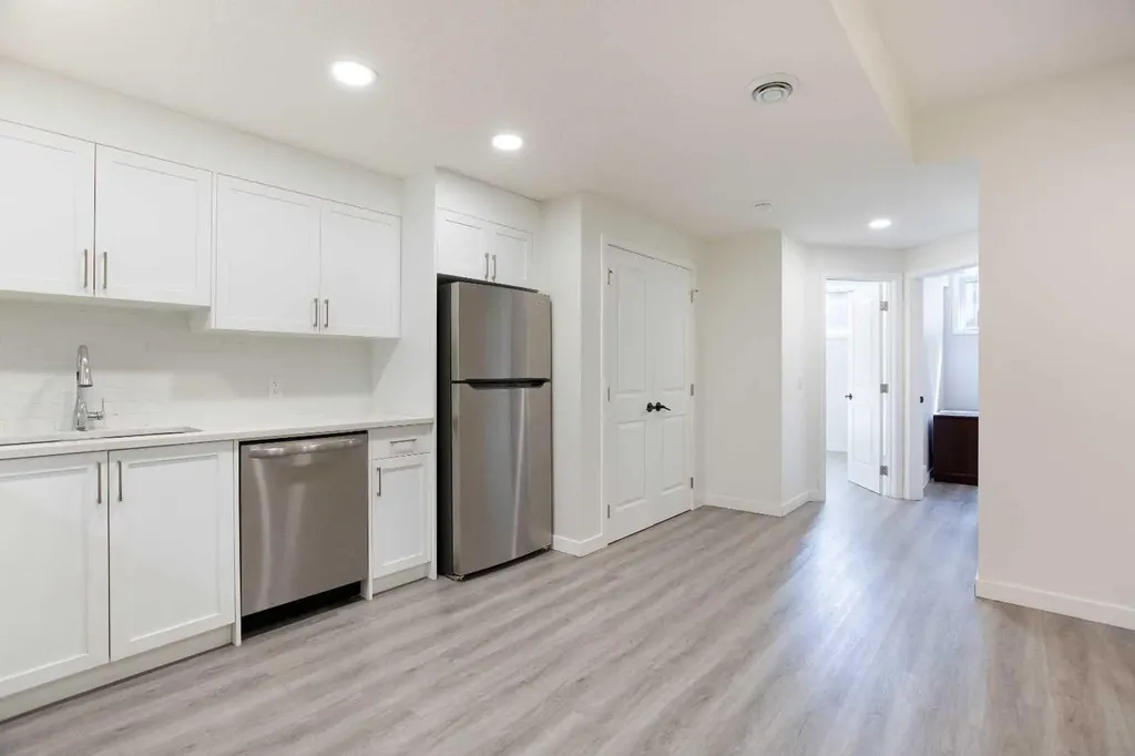 112 Lucas Street NW Calgary AB T3P 1R6