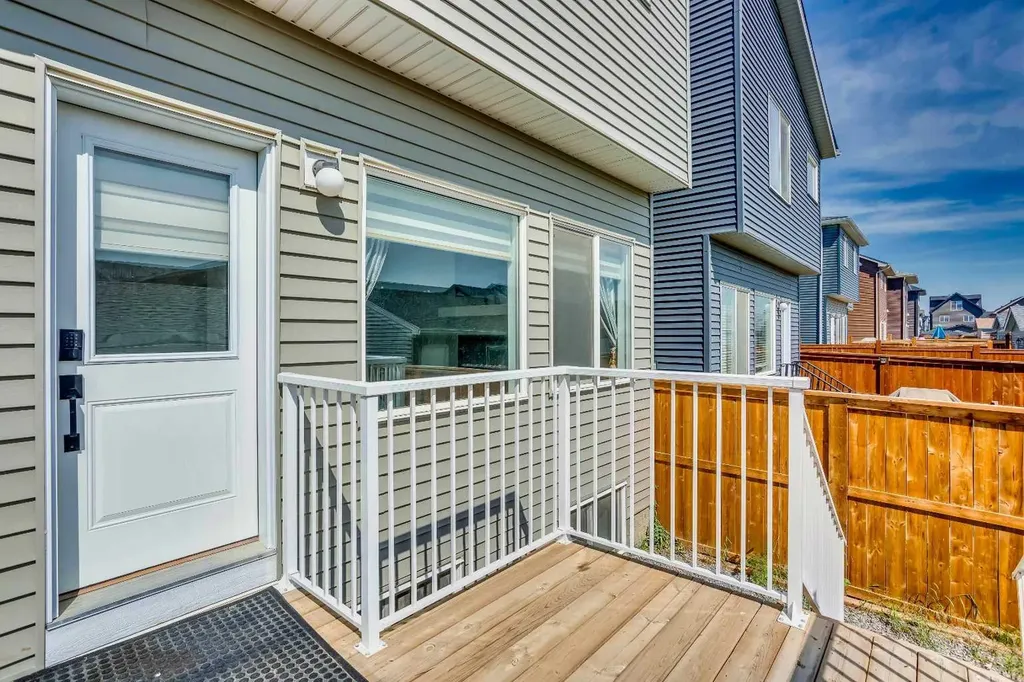112 Lucas Street NW Calgary AB T3P 1R6