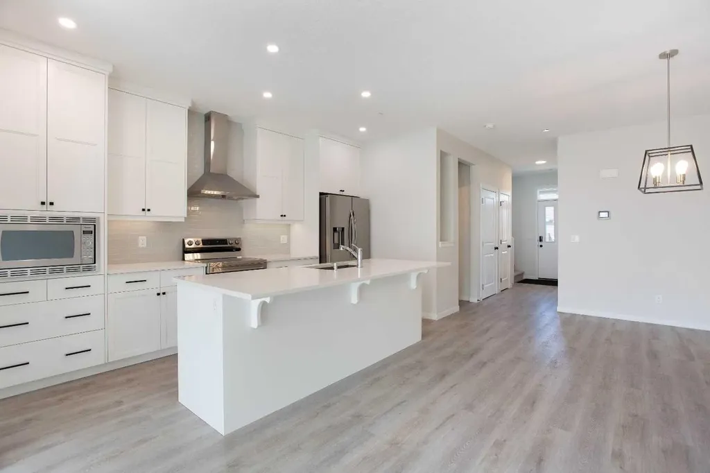 112 Lucas Street NW Calgary AB T3P 1R6