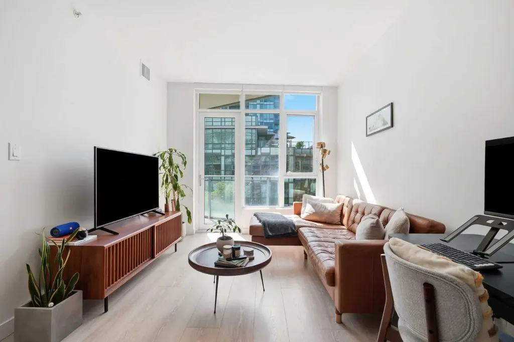 138 Waterfront Court SW Calgary AB T2P 1L1