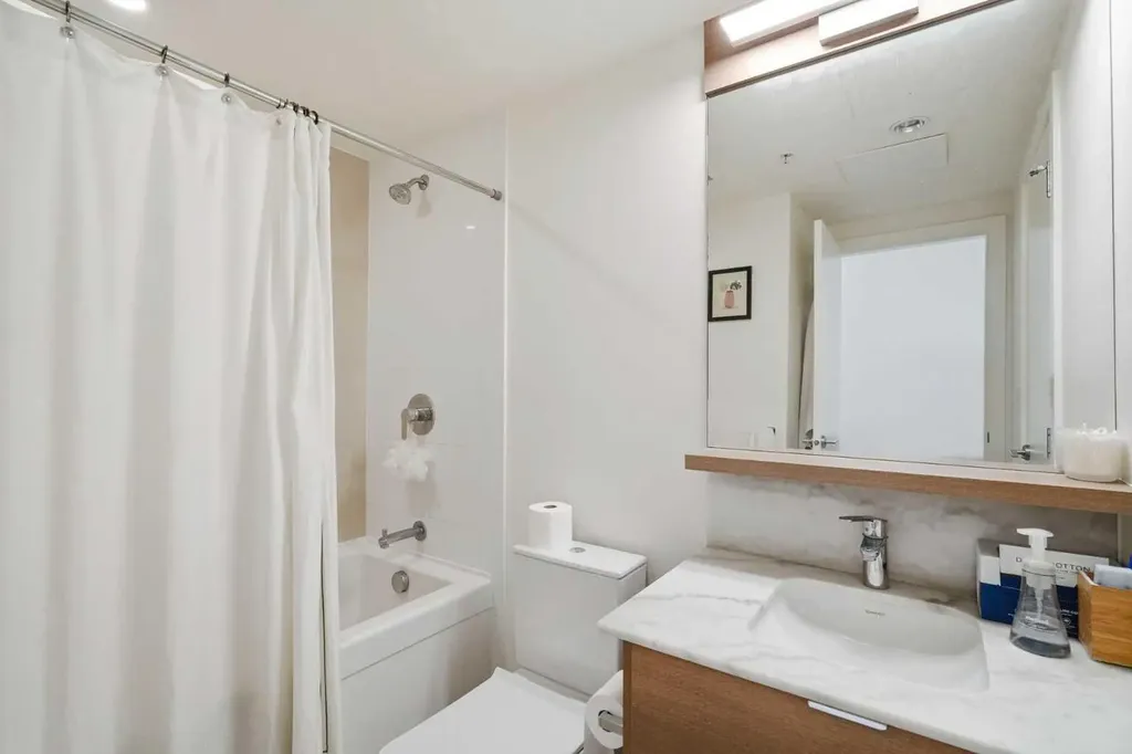 138 Waterfront Court SW Calgary AB T2P 1L1