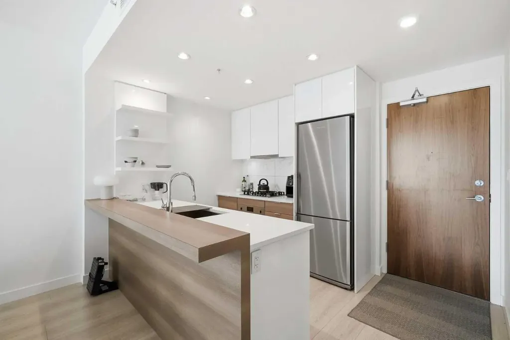 138 Waterfront Court SW Calgary AB T2P 1L1