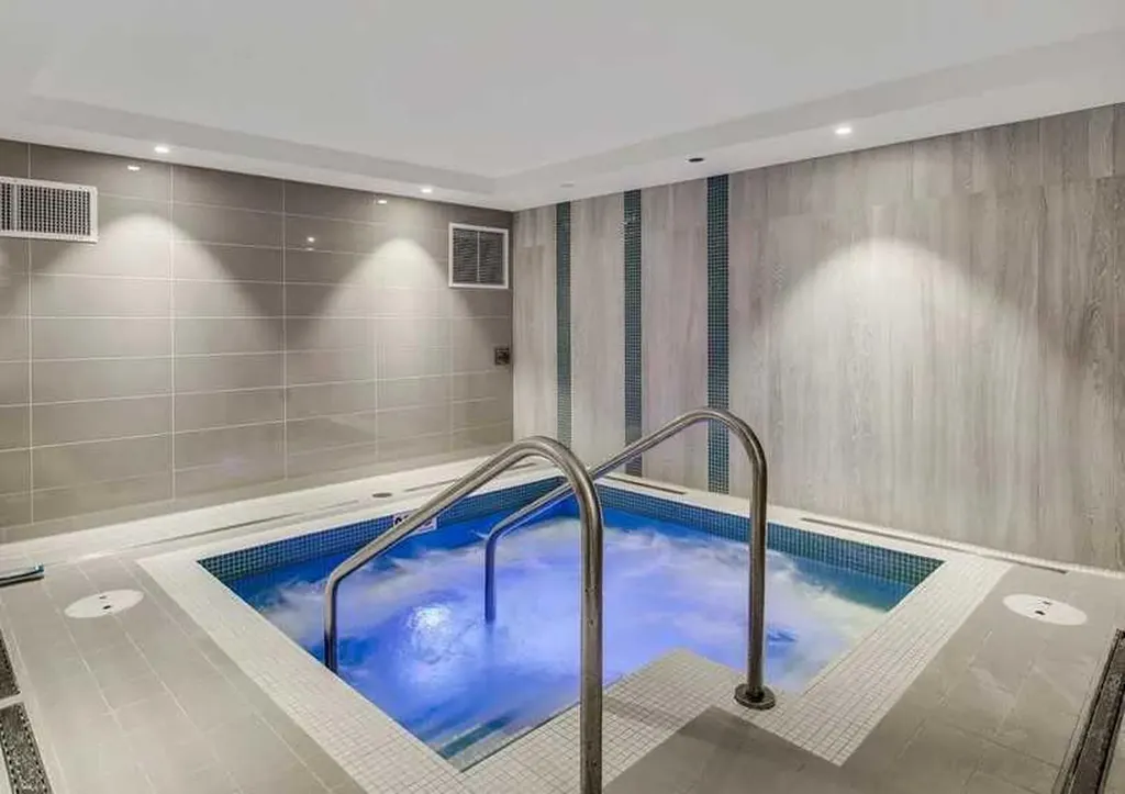 138 Waterfront Court SW Calgary AB T2P 1L1